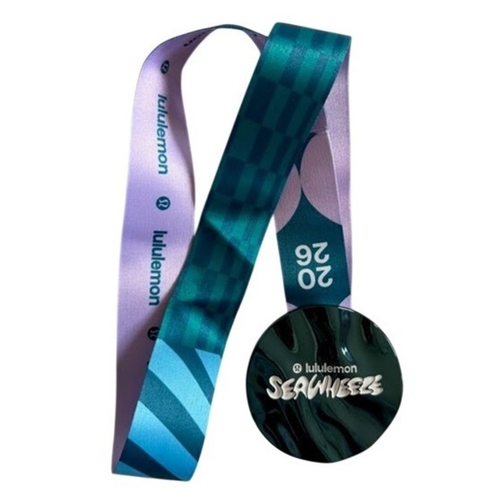 Lululemon SeaWheeze 2026 Half Marathon Finisher Medal Vancouver Run Yoga Teal